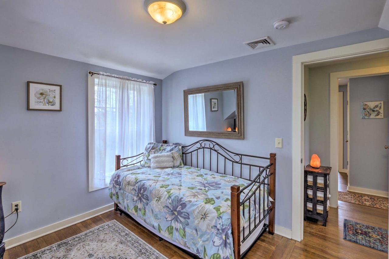 Remodeled Farmhouse In Waterford Near 2 Beaches! Exterior foto